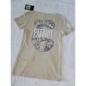 Howitzer Patriot Freedom Snake V-Neck Graphic T-Shirt Tan Cream CVW4699 Womens M